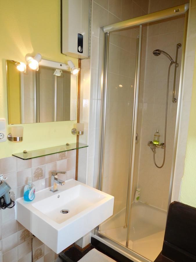Hotel Kranenturm บาคาราค ภายนอก รูปภาพ